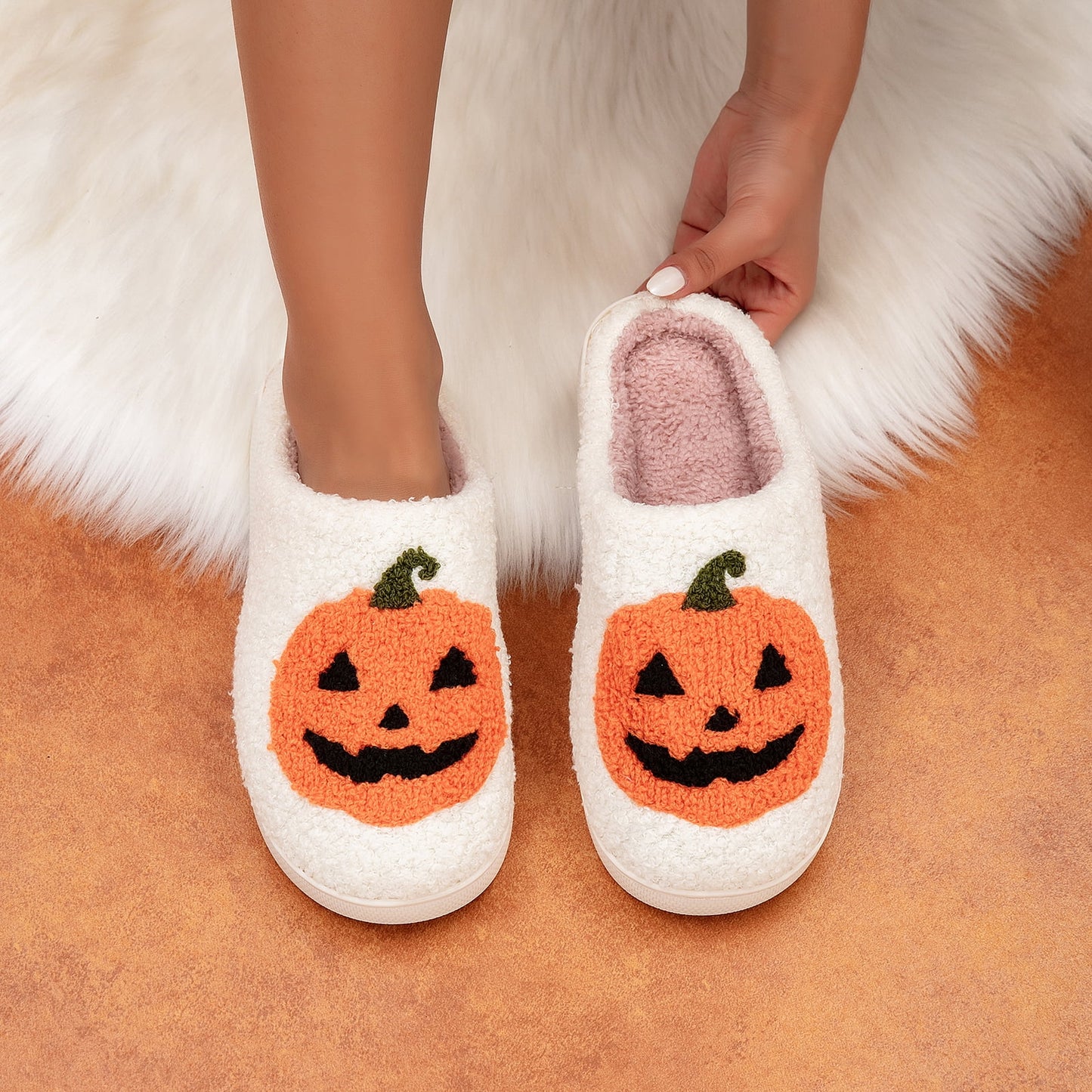 Cute Halloween Slippers for Women Perfect Soft Plush Comfy Warm Slip-On Halloween Pumpkin Slippers Fo Women Indoor Fluffy House Slippers for Women and Men Non-Slip Fuzzy Flat Slides